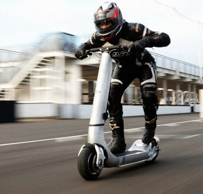 This Bonkers 100 MPH E-Scooter Is a Ludicrous Safety Hazard