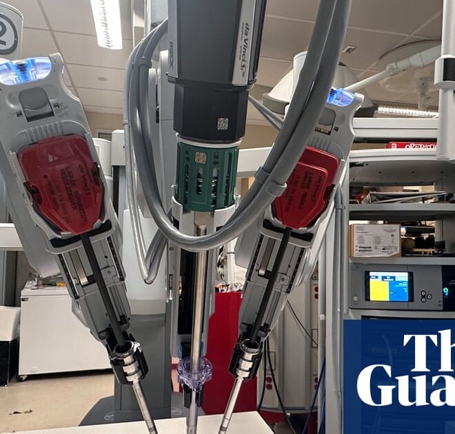 Robot surgery on humans could be trialled within decade after success on pig organs | Medical research