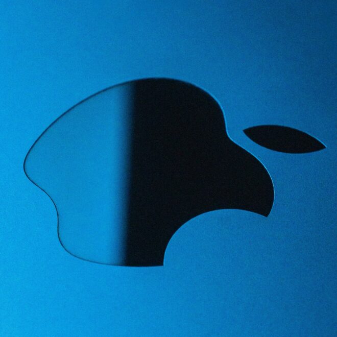 Apple loses key AI leader to Meta