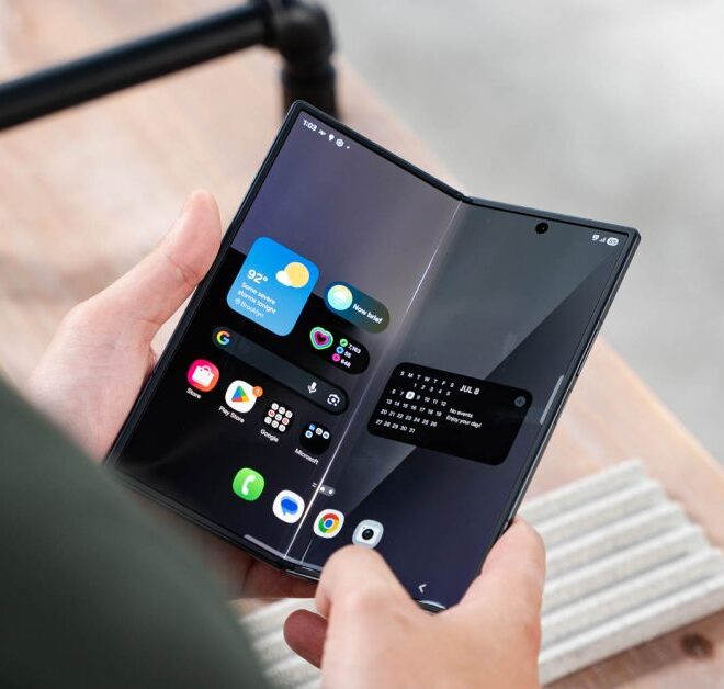 Samsung DeX gets a redesign using Android 16’s desktop mode