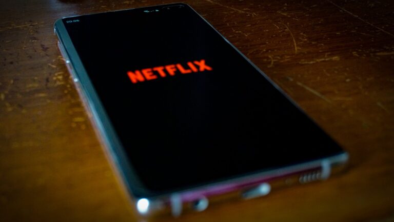 SC Tells Netflix, Rename ‘Ghooskhor Pandat’ Or “No Release”