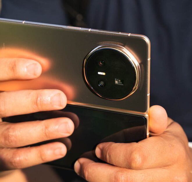 Only one Honor Magic V5 color is thinner than the Galaxy Z Fold 7