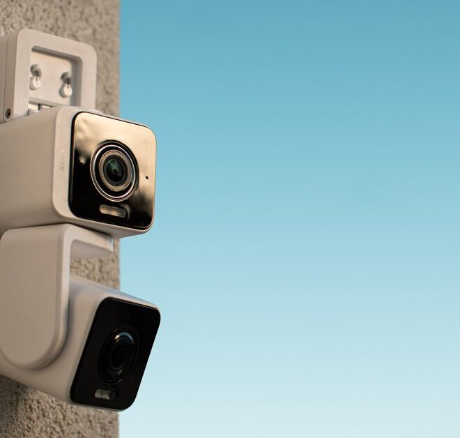 Wyze Duo Cam Pan has two cameras and no blind spots