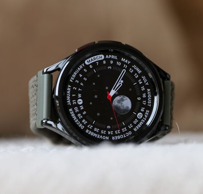Galaxy Watch 6 Classic, Galaxy Flip 6 $650 off, HP OmniBook, more