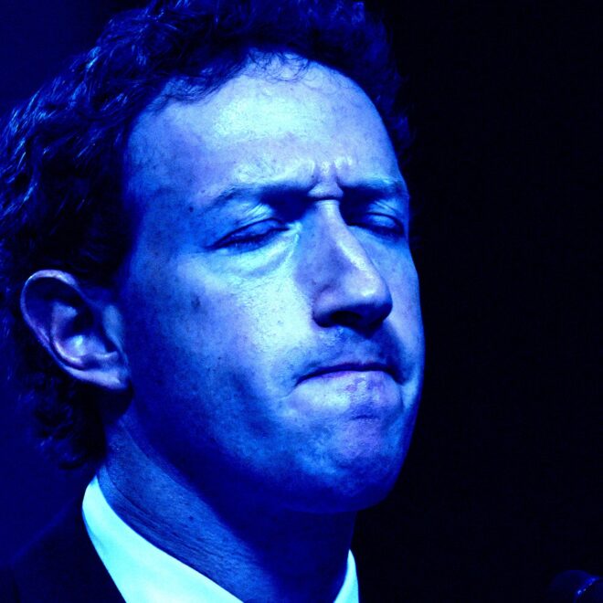 Mark Zuckerberg Humiliated as AI Glasses Debut Fails in Front of Huge Crowd