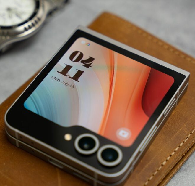 Galaxy Z Flip 6 drops to under $500 brand new