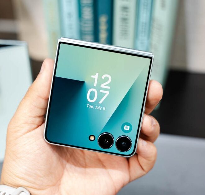 Samsung chasing slimmer Galaxy Z Flip 8 to push foldable sales