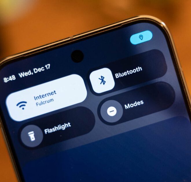 Android 16 QPR3 adds blue dot to show apps using location