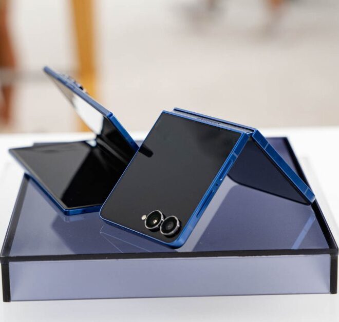 Z Flip 7, Moto razr+, Tab S11, LG OLED TV, more