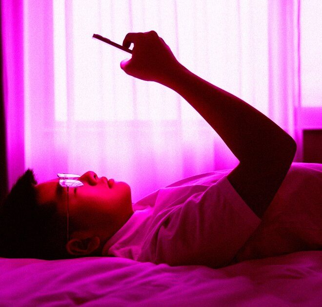 Alarming Research Finds People Hooked on AI Far Are More Likely to Experience Mental Distress
