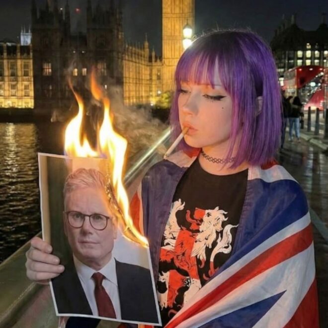 Far-Right Dweebs Are Getting Scammed by an AI-Generated Waifu