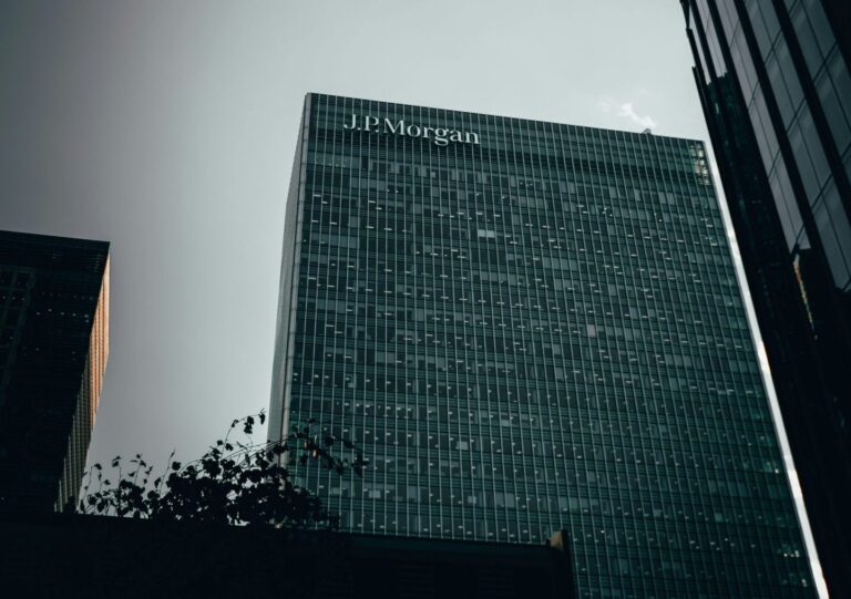 JPMorgan begins tracking how employees use AI at work