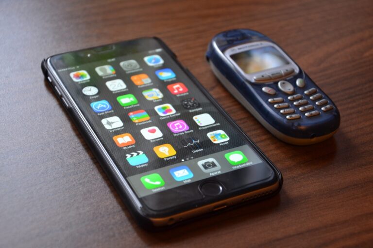 Inside Govt Talks on Smartphone Source Code