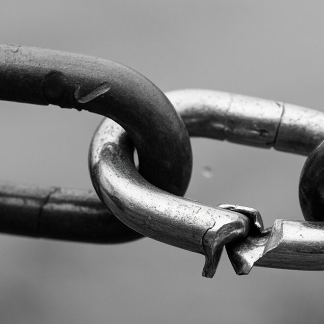 Google’s Mueller On First Link Priority & Link Obfuscation